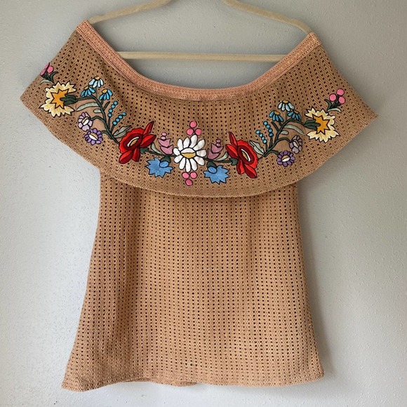 Judith March Off Shoulder - Picture 11 of 14